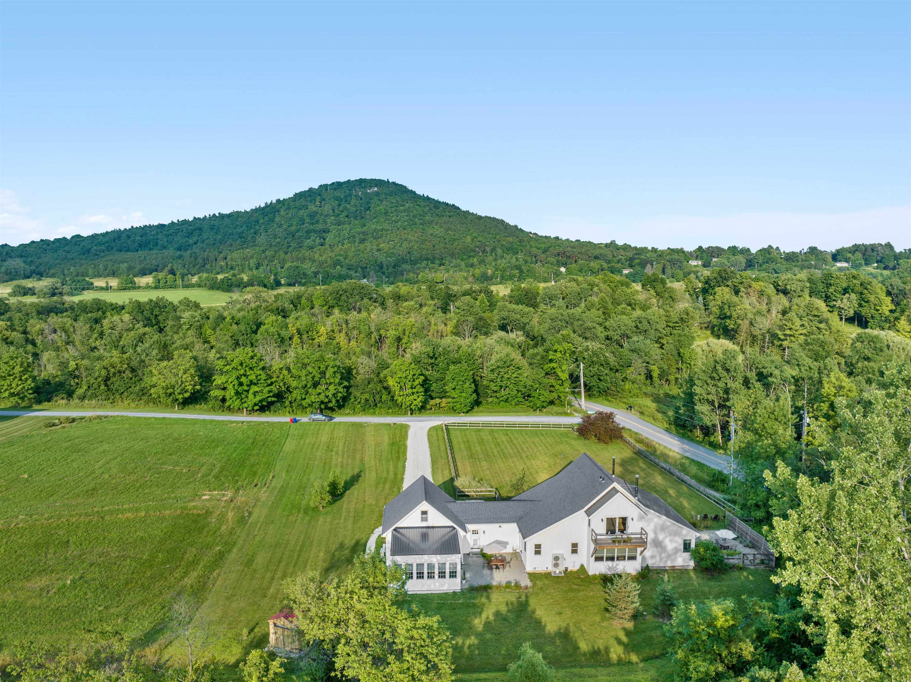 Property Photo:  47 Vineyard View Drive  VT 05445-4201 