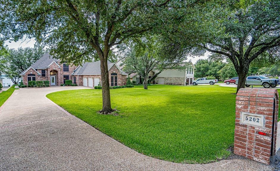 Property Photo:  5202 Comanche Vista Trail  TX 76049 