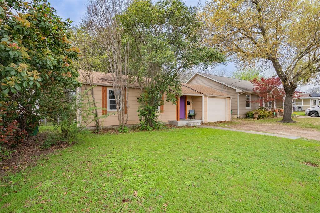 Property Photo:  309 Kirksey Street  TX 75165 