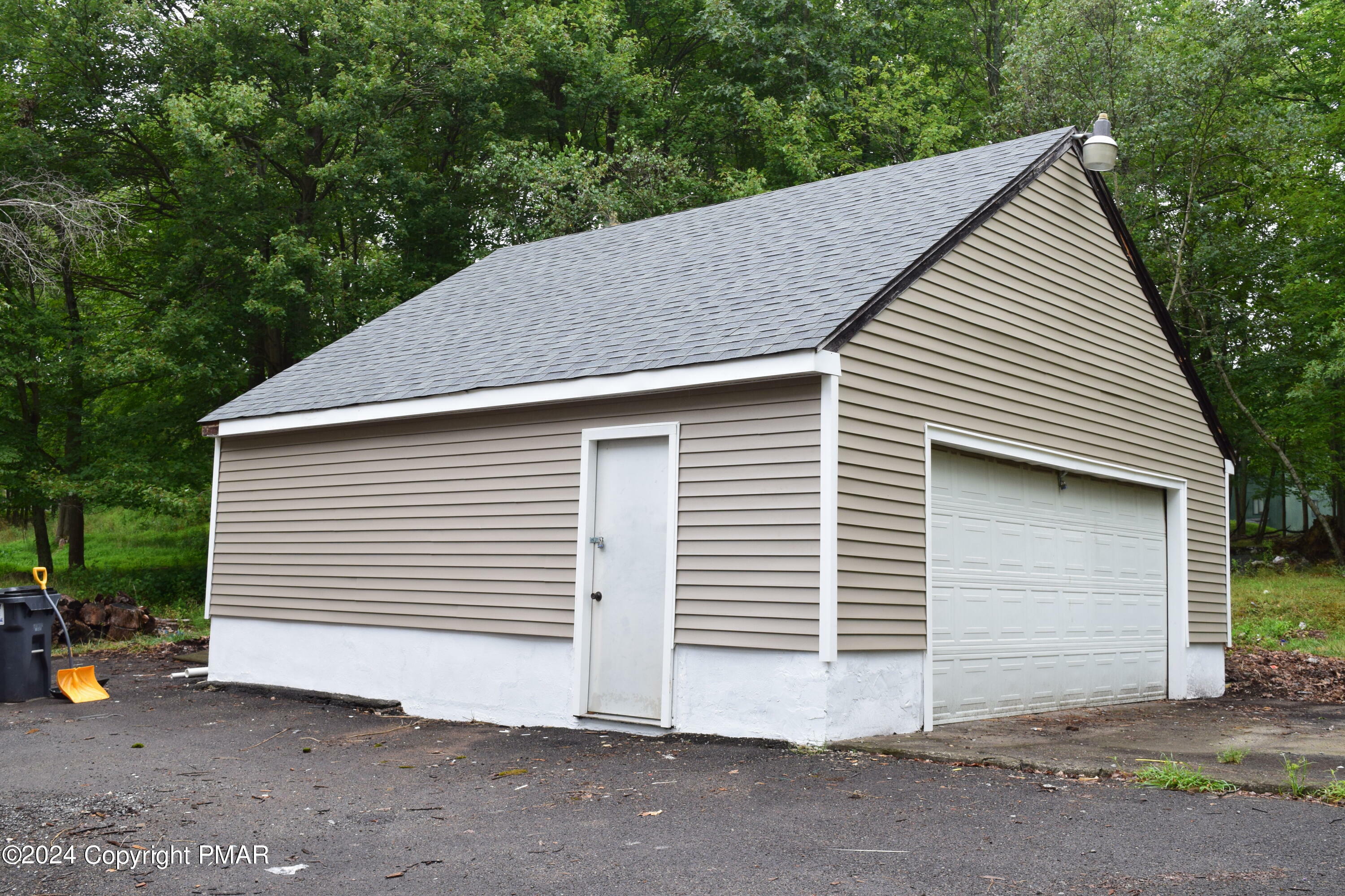 Property Photo:  1183 Falls Road  PA 18242 