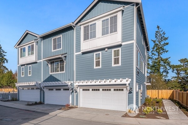 Property Photo:  15423 Admiralty Way B1  WA 98087 