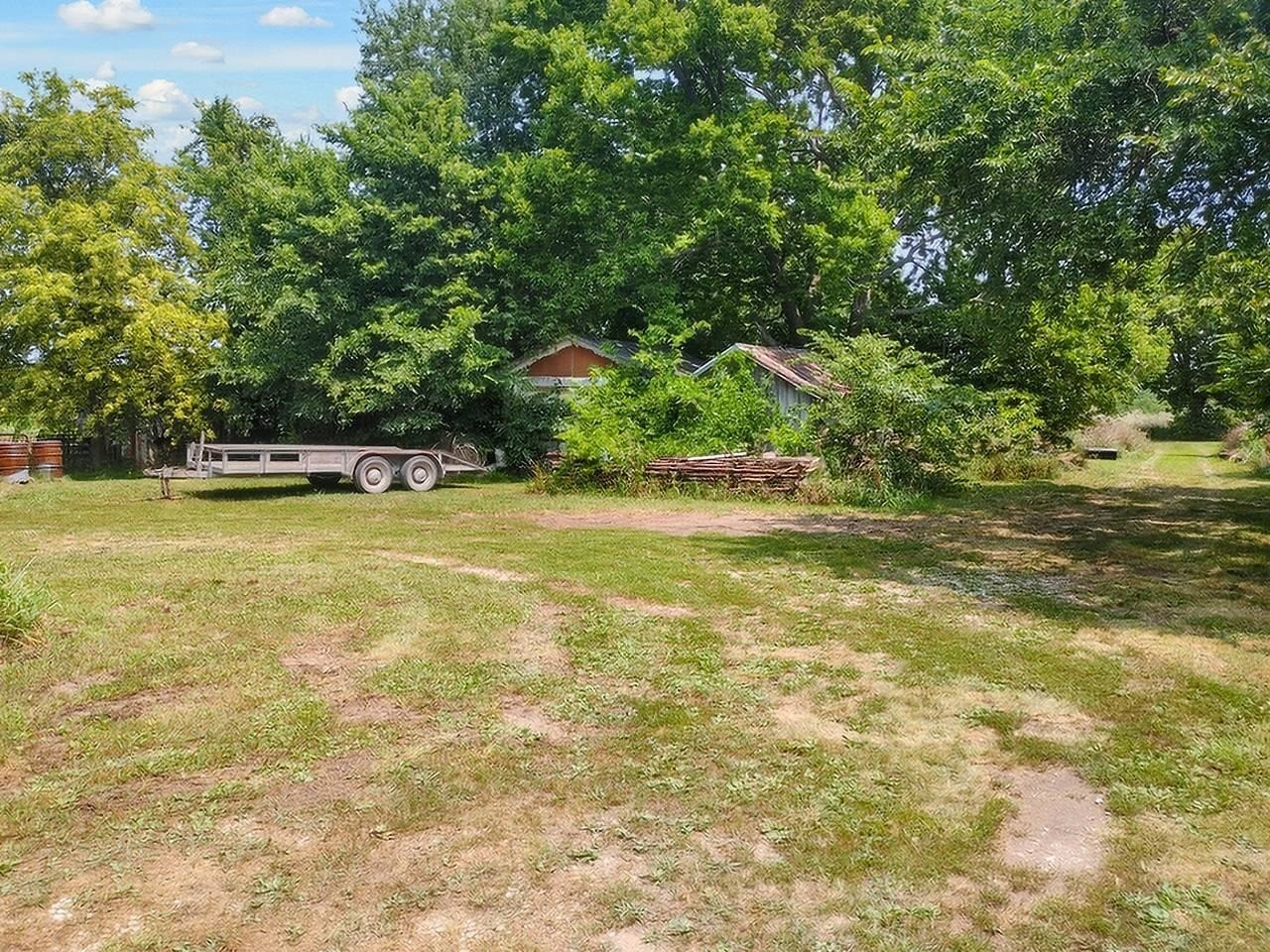 Property Photo:  94 E 1600 Rd  KS 66006 