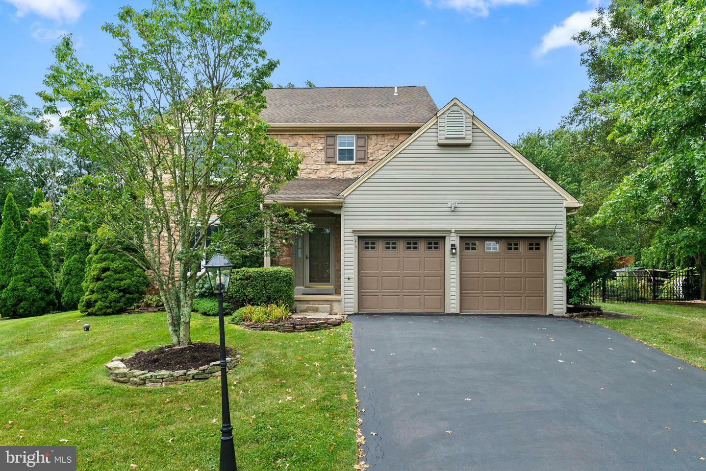 Property Photo:  269 Middle Park Drive  PA 18964 