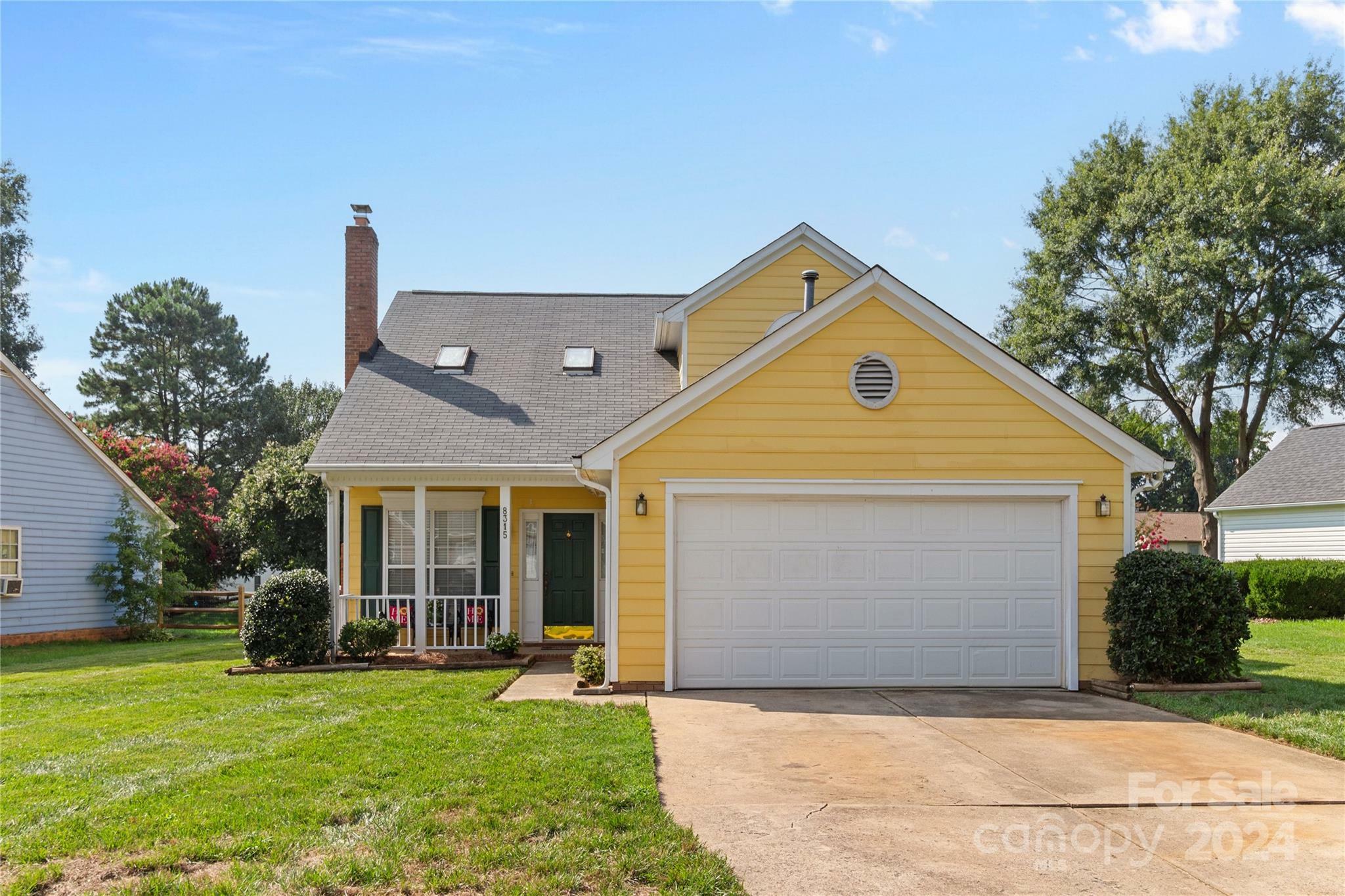 8315 Gidleigh Court  Charlotte NC 28216 photo