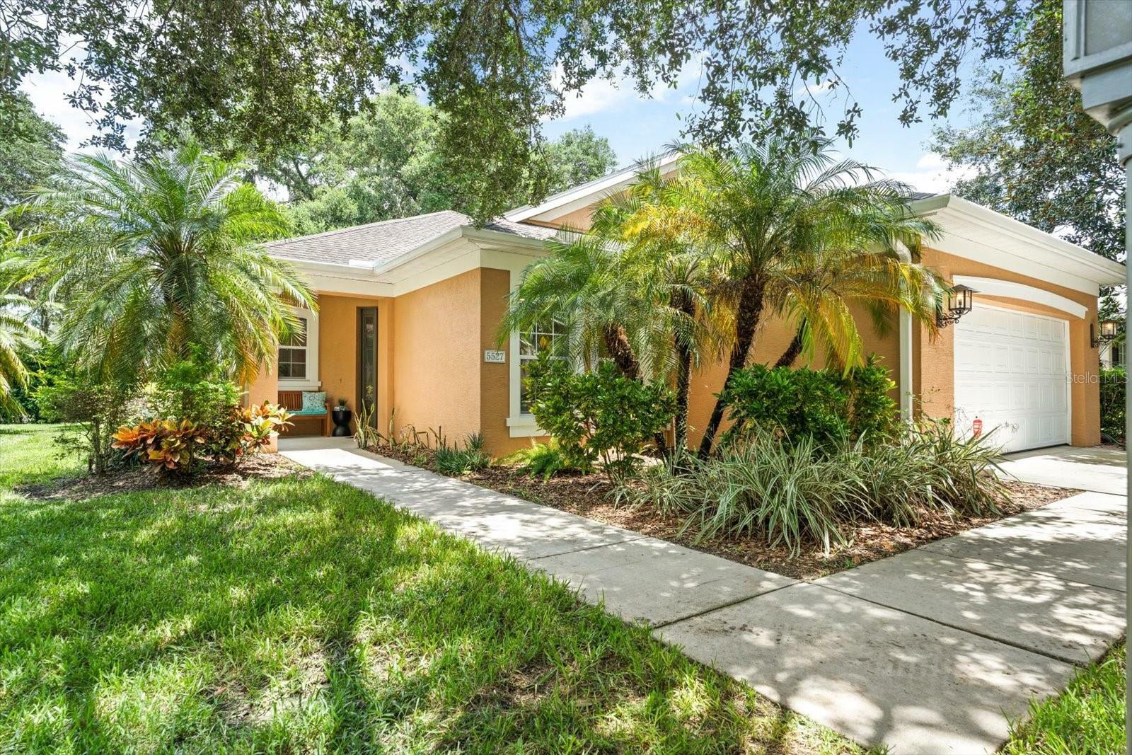 Property Photo:  5527 Simonton Street  FL 34203 