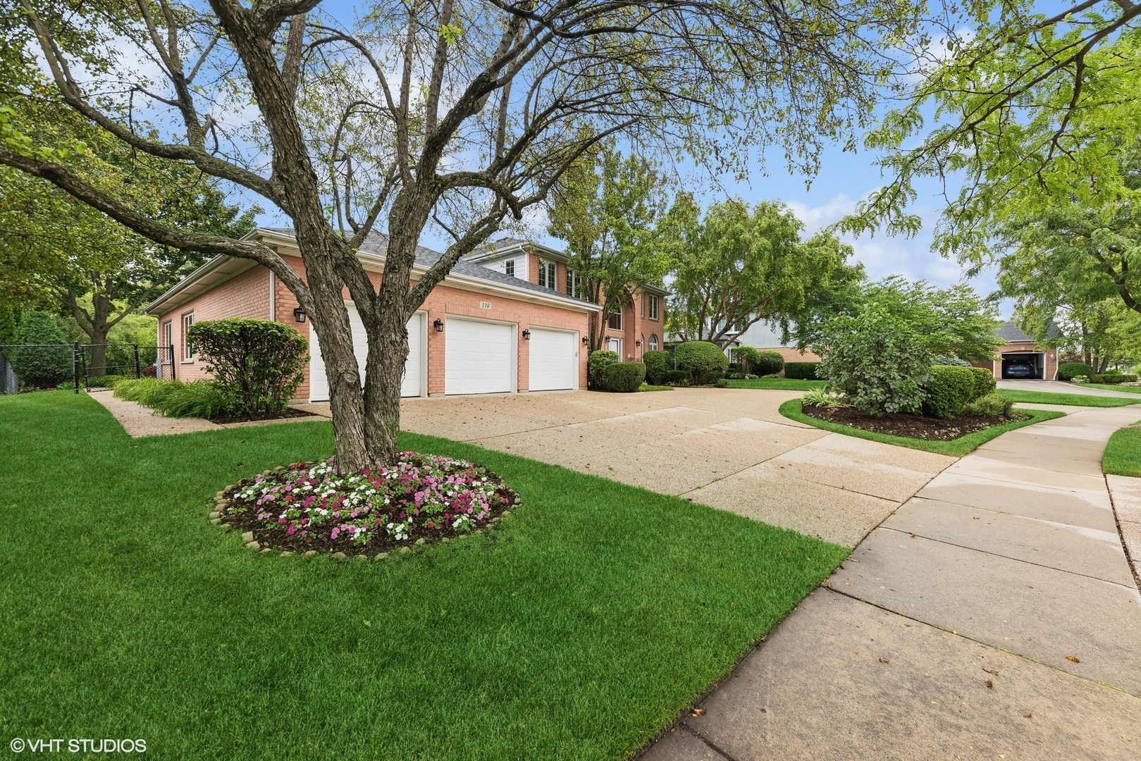 Property Photo:  116 Riverside Drive  IL 60015 