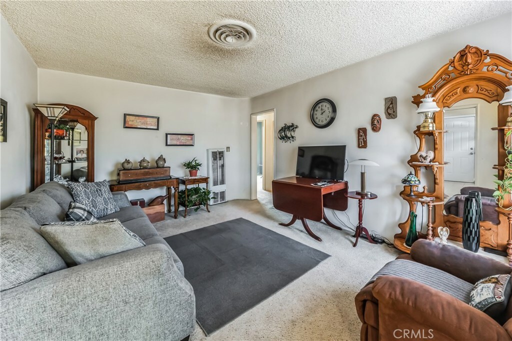 Property Photo:  21031 Keswick Street  CA 91304 