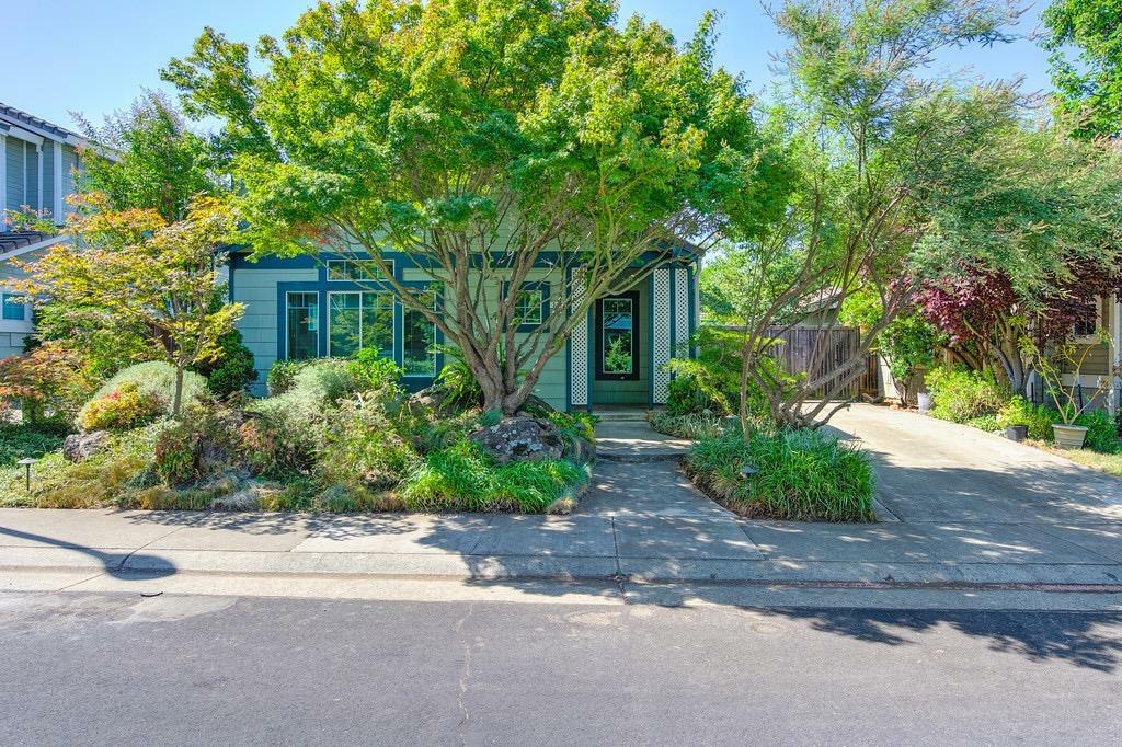 Property Photo:  320 Parker Dr  CA 95630 