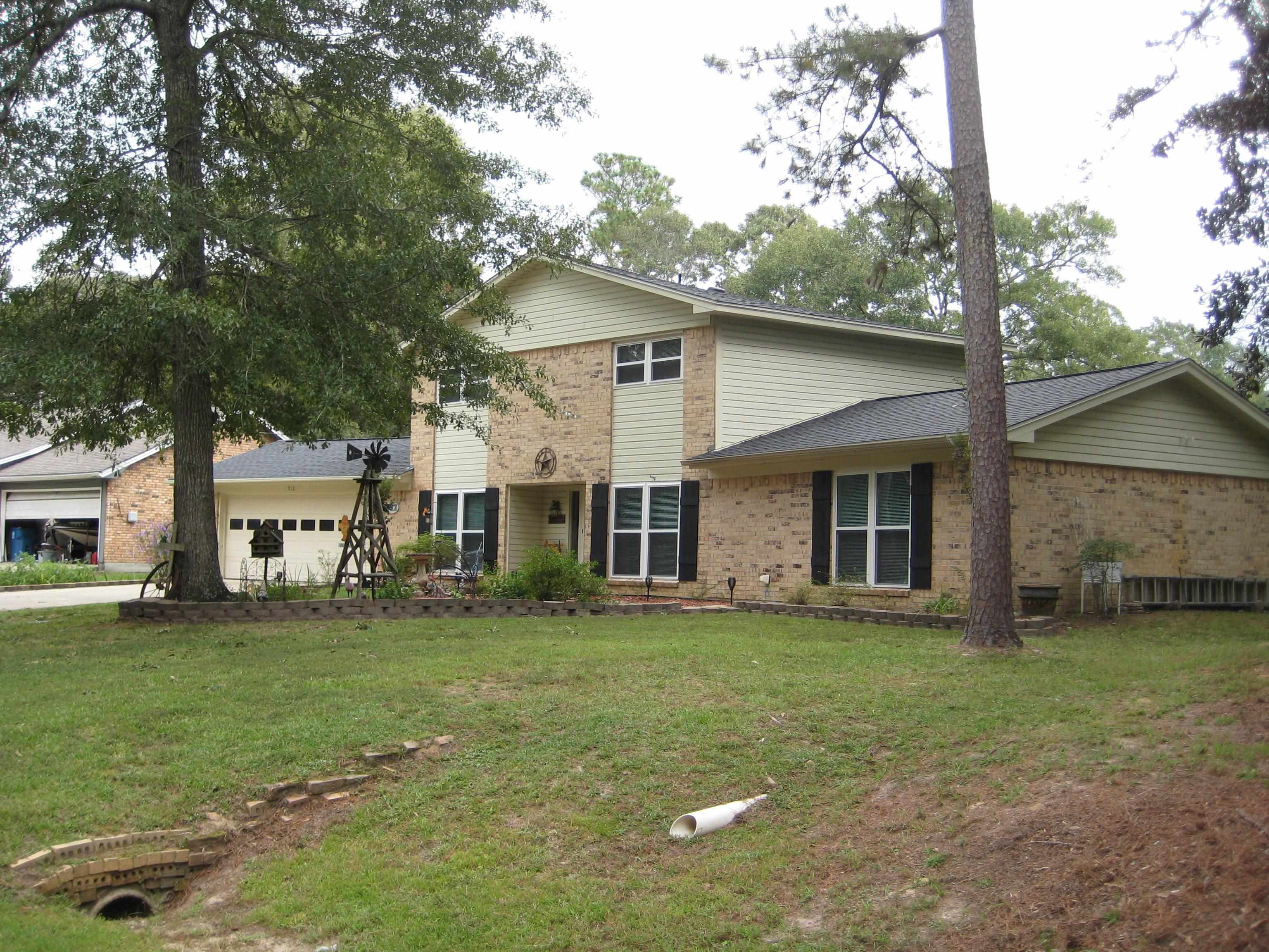 Property Photo:  912 Wildwood  TX 77663 