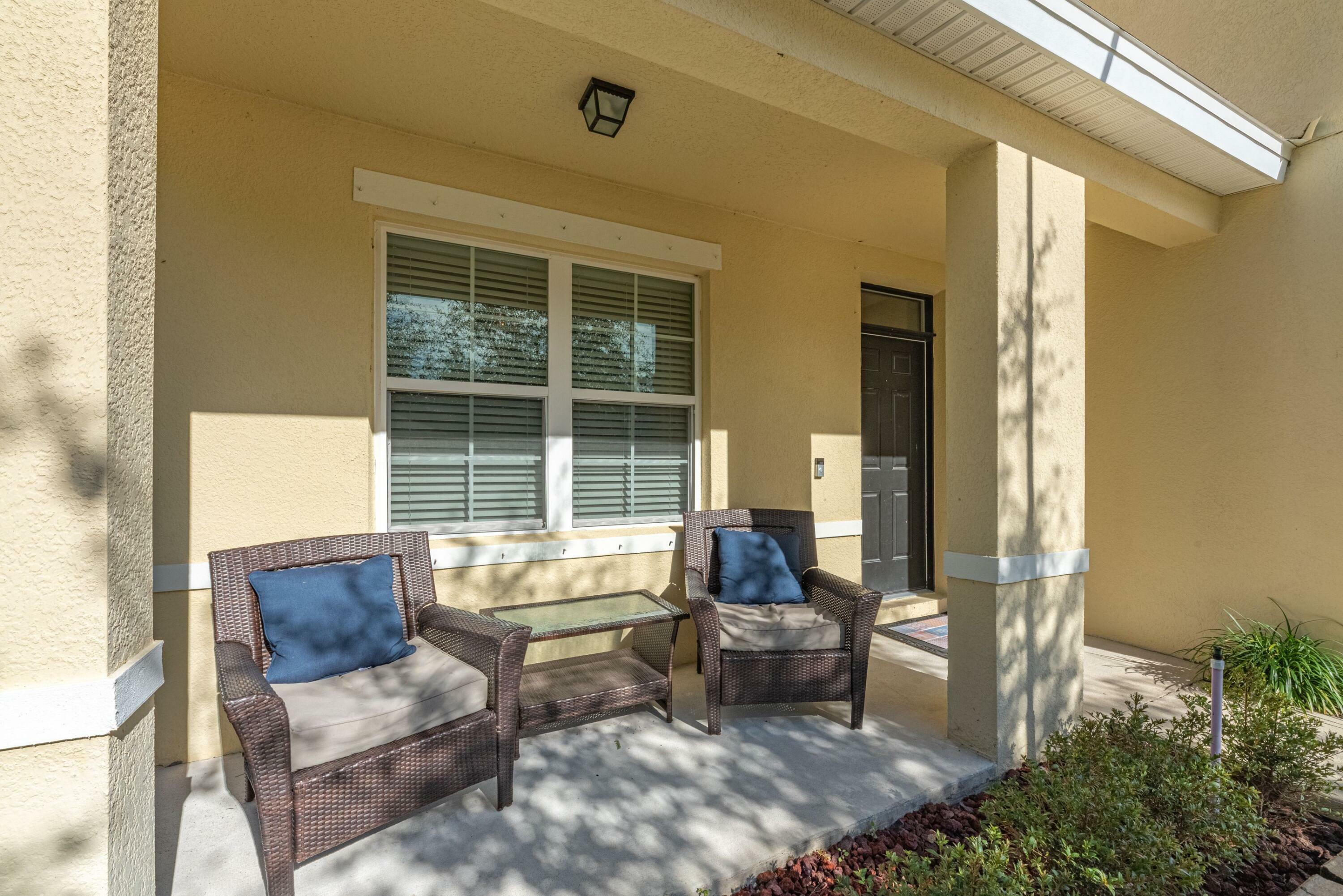 Property Photo:  4262 Starling Place  FL 32754 