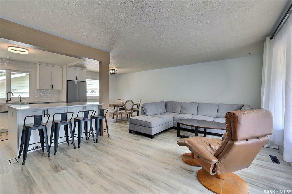 Photo de la propriété:  53 Knowles Crescent  SK S4S 4N9 