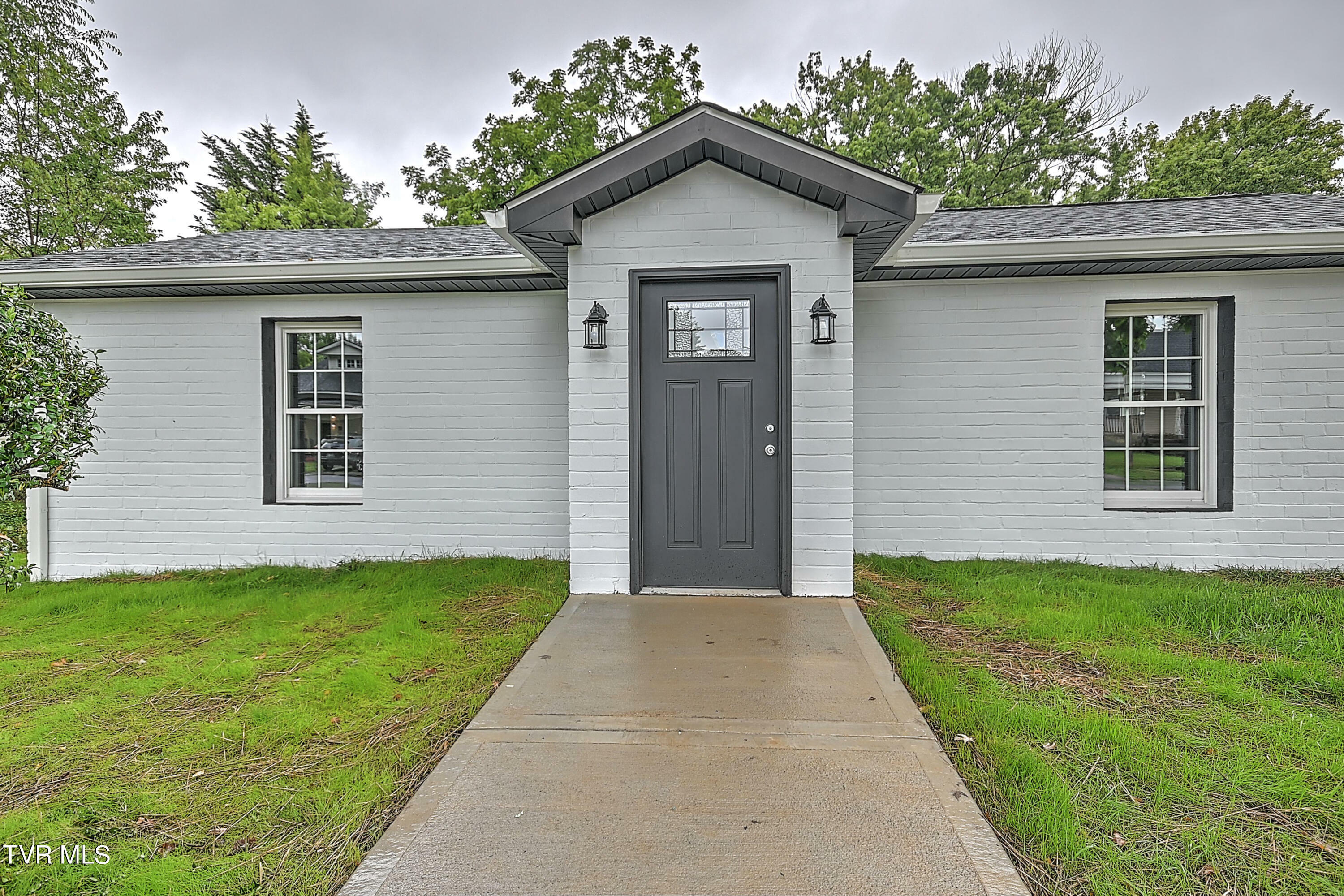 Property Photo:  208 Wilson Avenue  TN 37604 