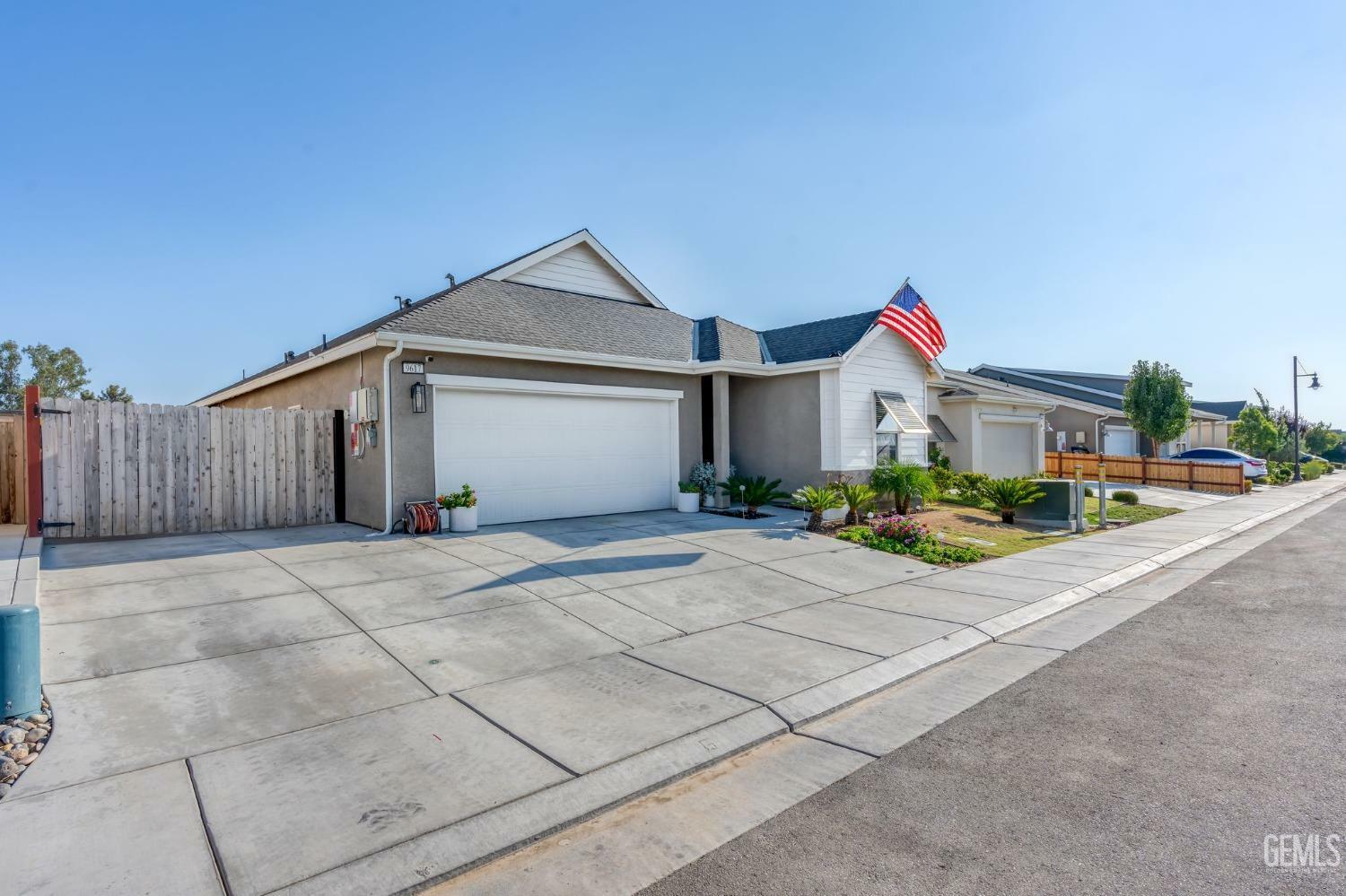 Property Photo:  9617 Crystal Falls Lane  CA 93263 