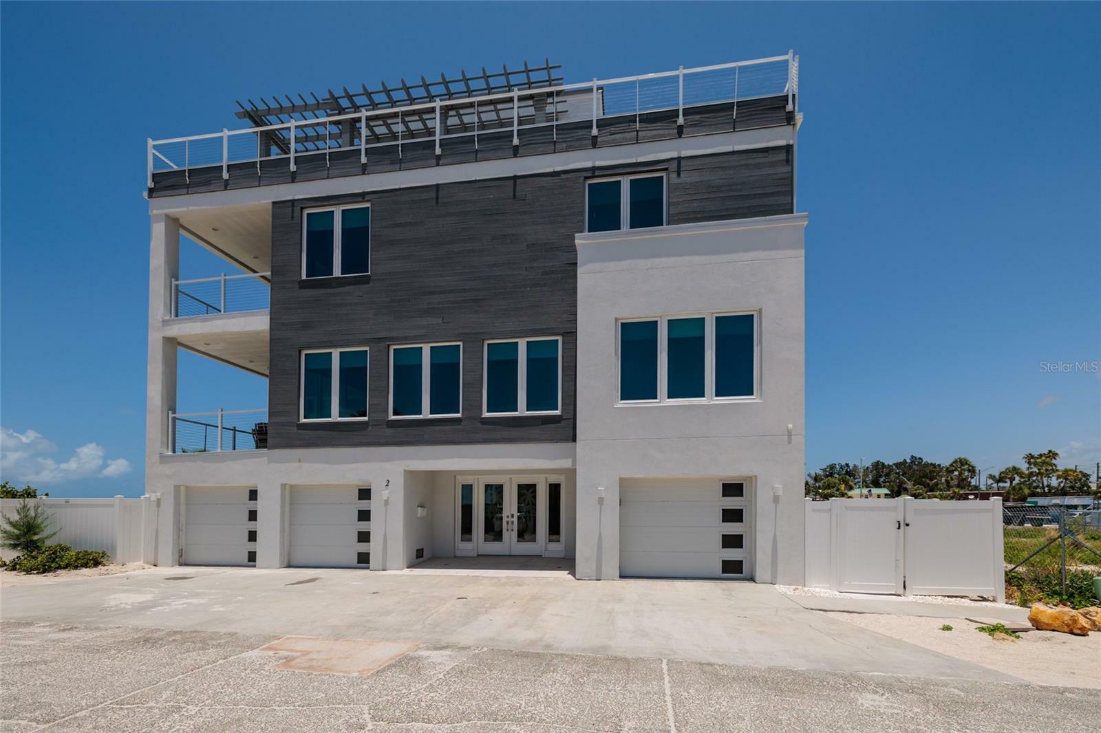 Property Photo: 2 4th Avenue FL 33785