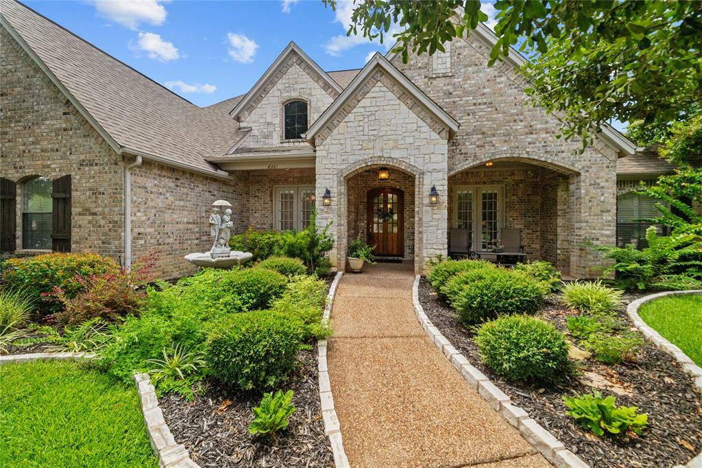 Property Photo: 8321 Thornbrook Court TX 76182