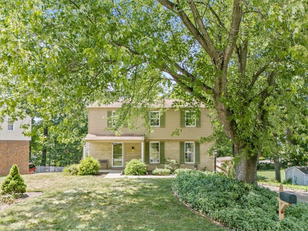 Property Photo:  2429 Foxfield Dr  PA 15116 