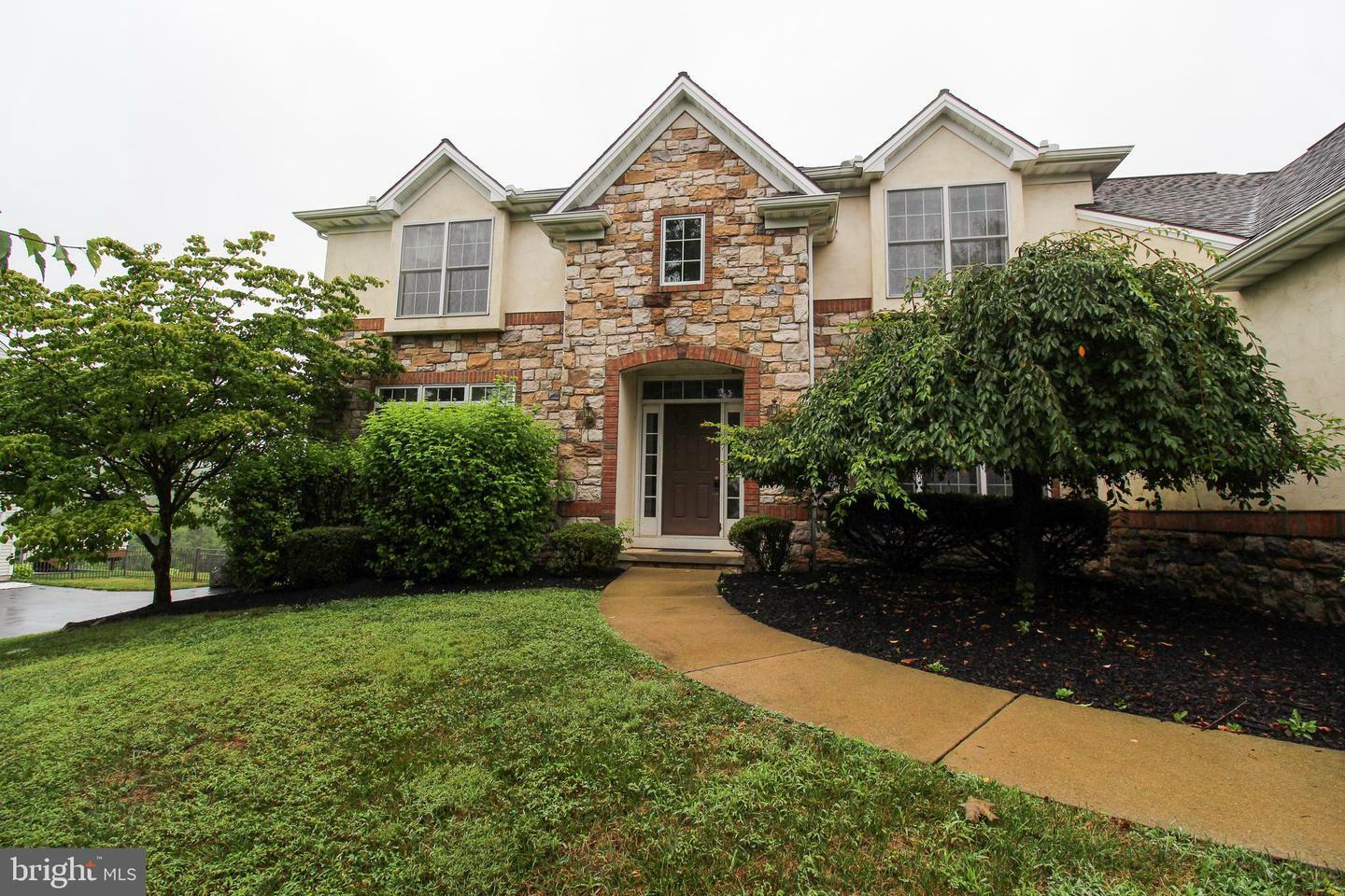 Property Photo:  2770 Meadow Cross Way  PA 17402 