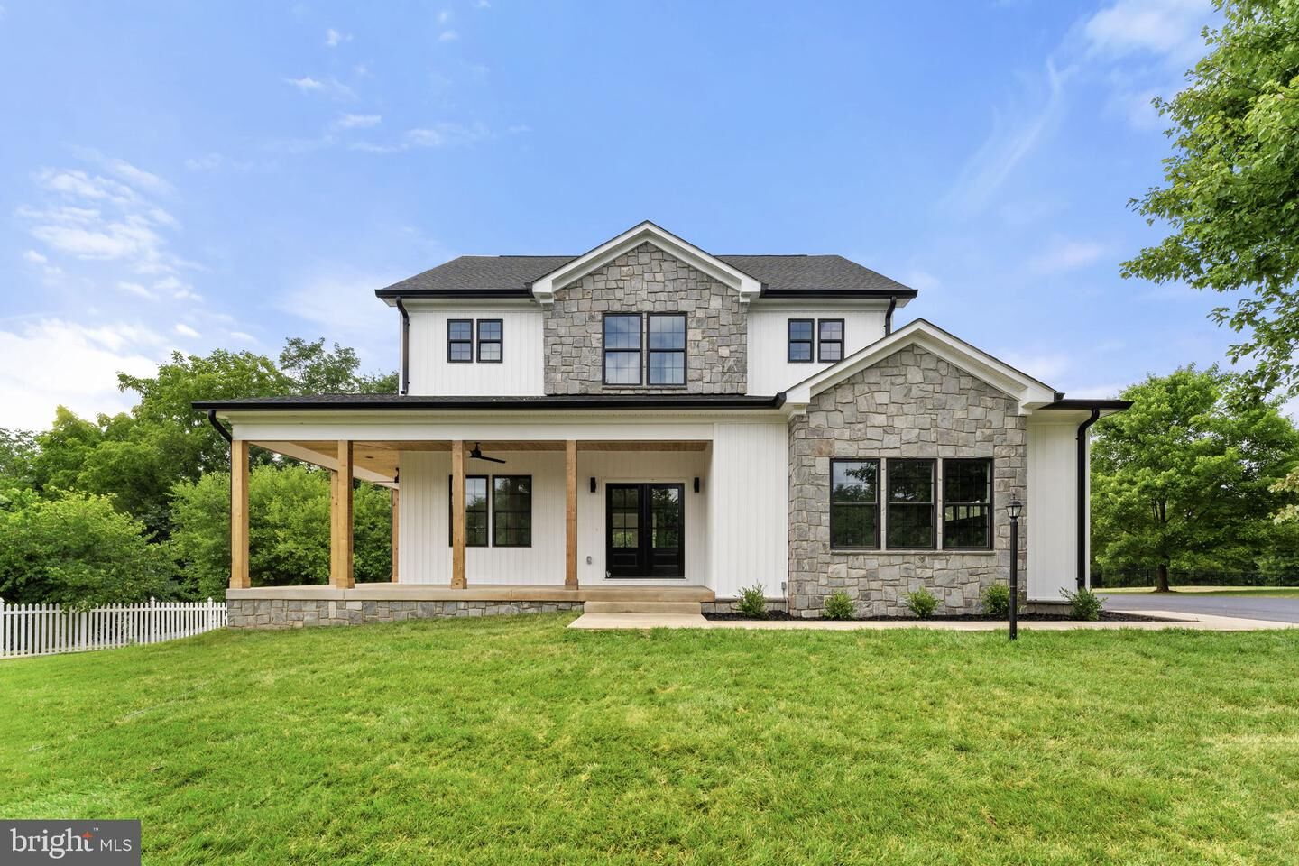 Property Photo: 6470 Emily Anne Court VA 20187
