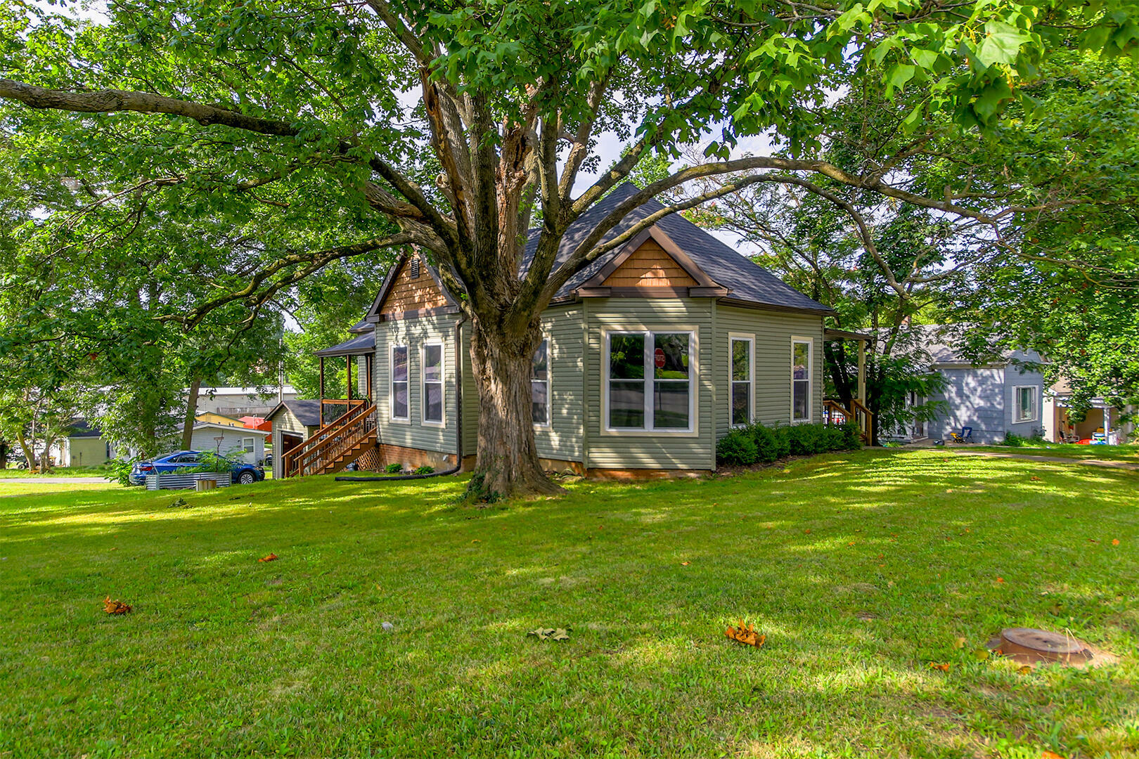 Property Photo:  326 E Walnut St  MO 65233 