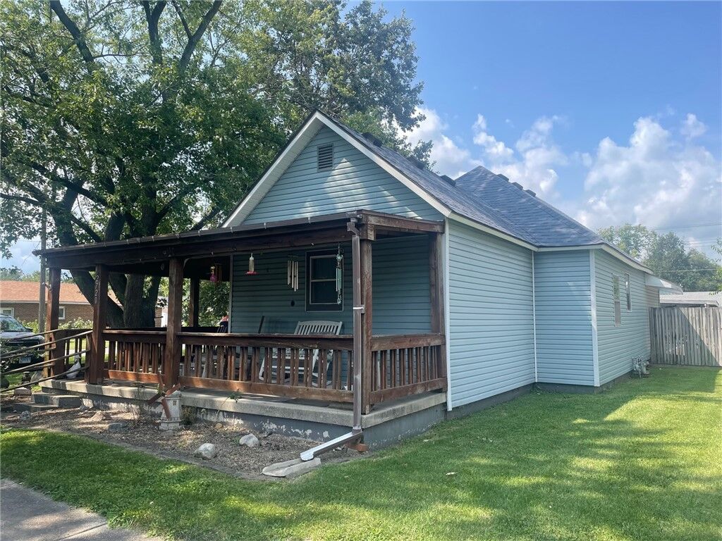 Property Photo:  2720 Champaign Avenue  IL 61938 