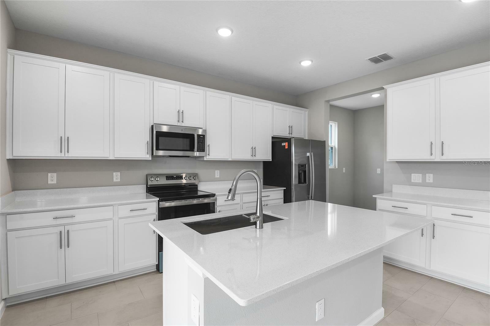 Property Photo: 4255 Sawtooth Court FL 32778