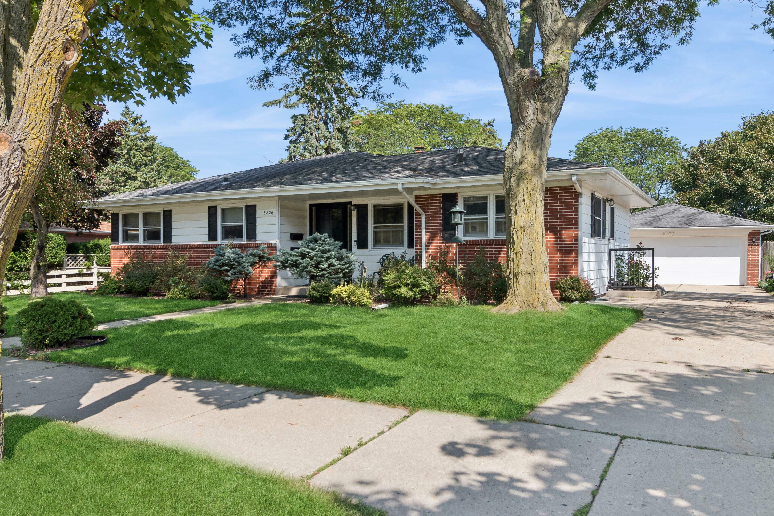 Property Photo:  3826 Osborne Blvd  WI 53405 