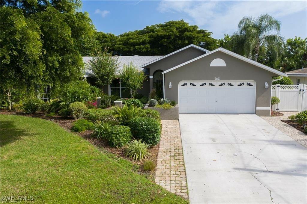 Property Photo:  1441 SE 19th Terrace  FL 33990 