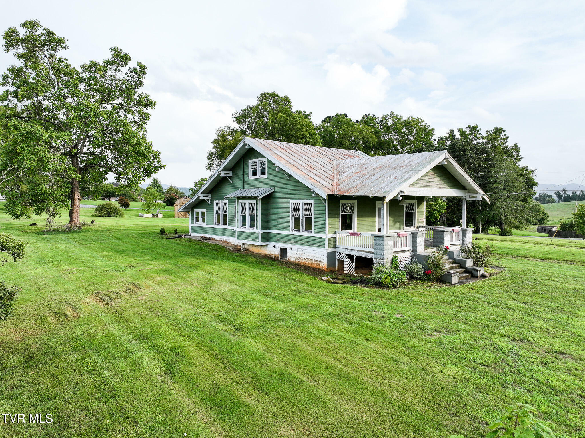 Property Photo:  124 West Allens Bridge Road  TN 37743 