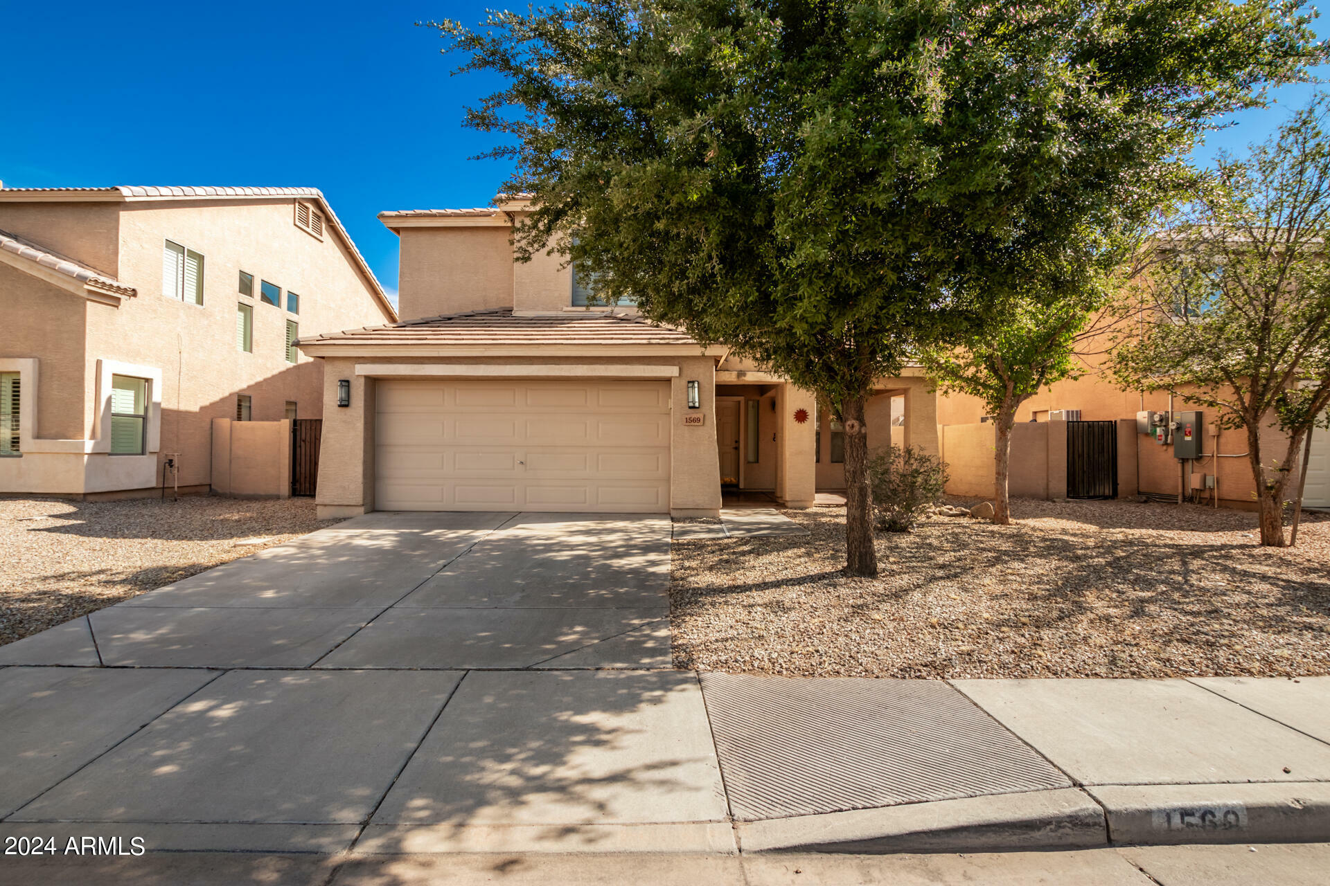 Property Photo:  1569 E Silver Reef Drive  AZ 85122 