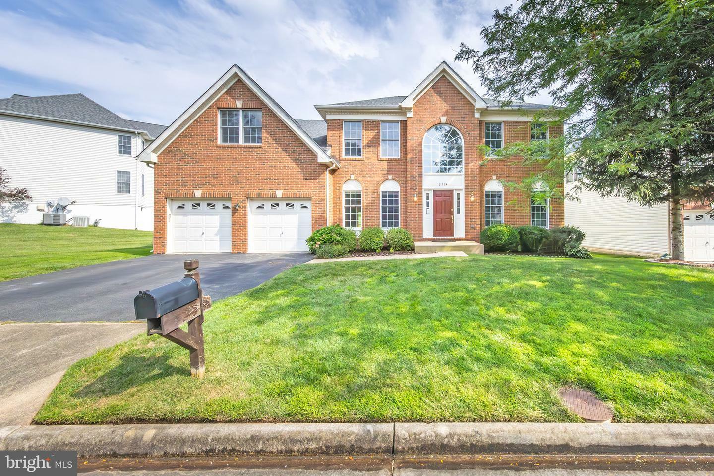 Property Photo: 2914 Blue Holly Lane VA 20171