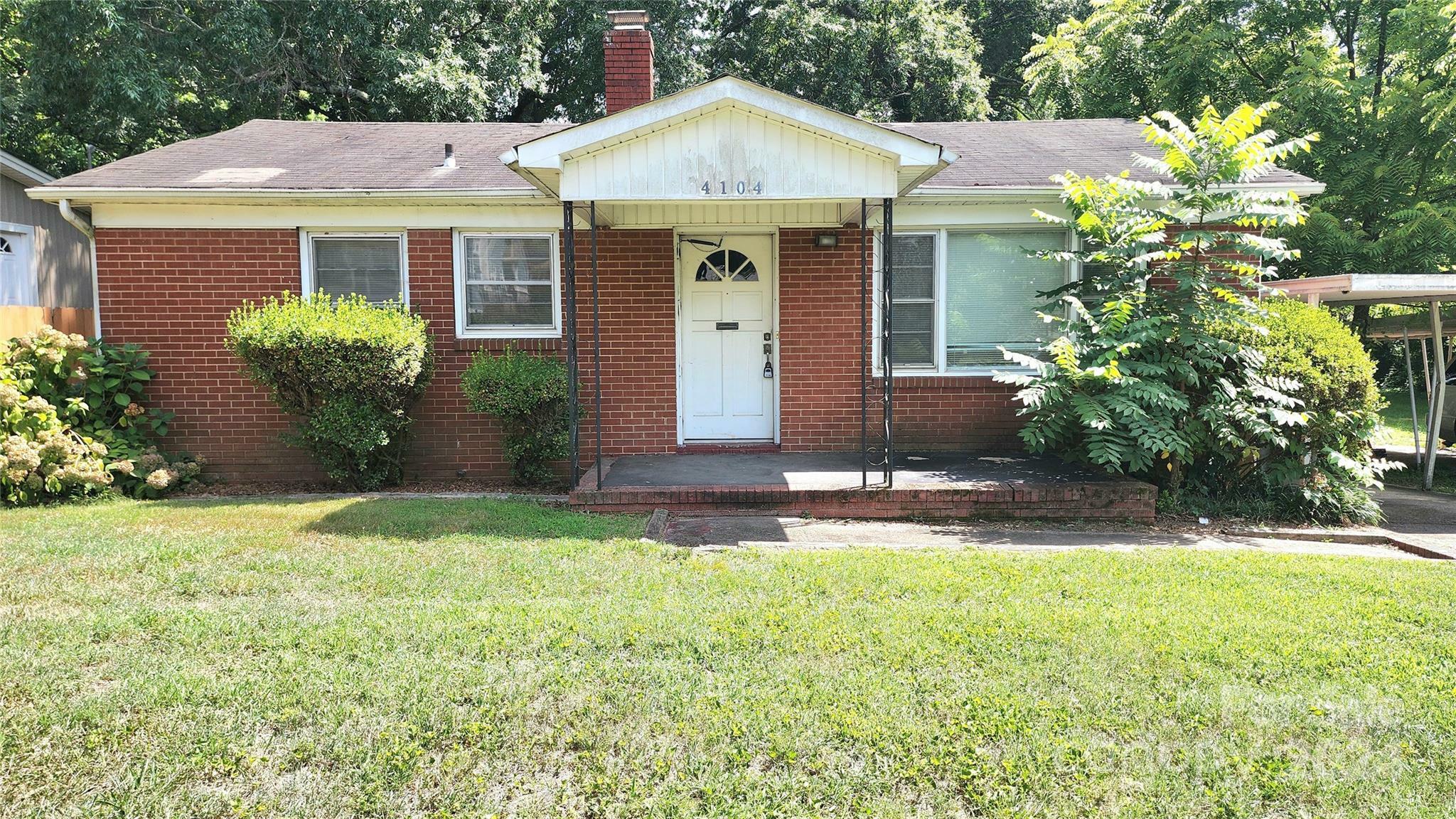 Property Photo:  4104 Dinglewood Avenue  NC 28205 