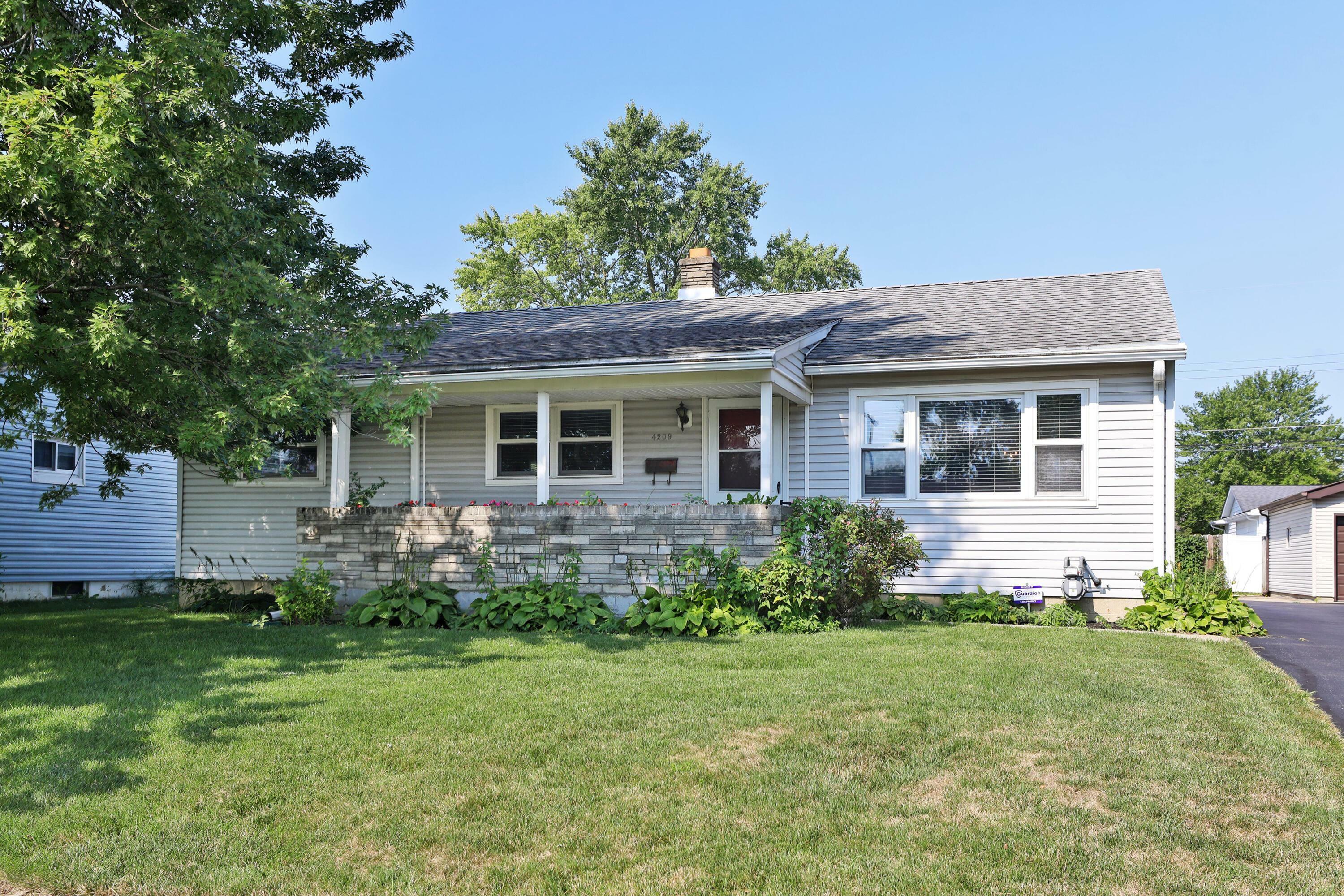 Property Photo:  4209 Maplegrove Drive  OH 43123 