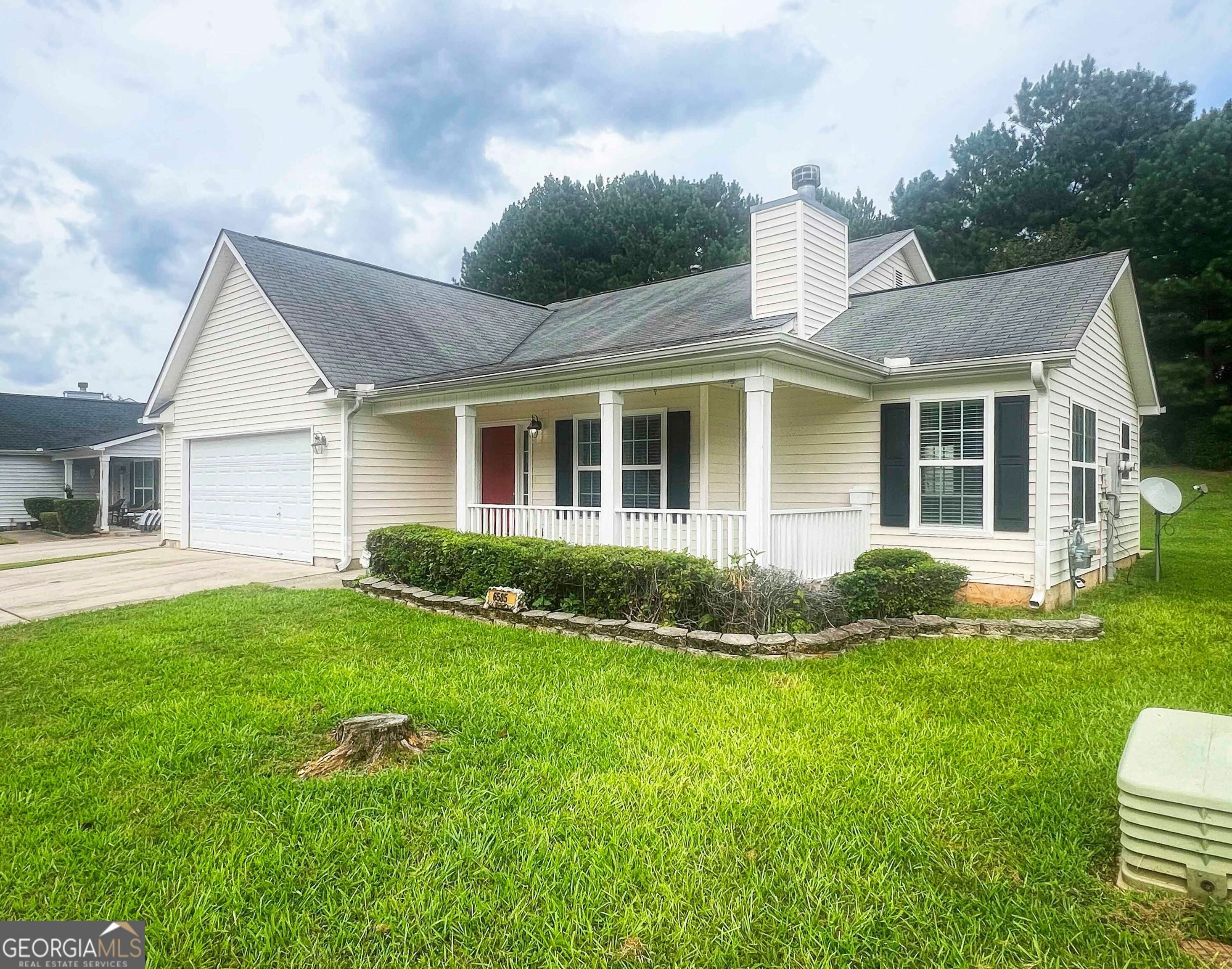 Property Photo: 6585 Gina Agha Circle GA 30038