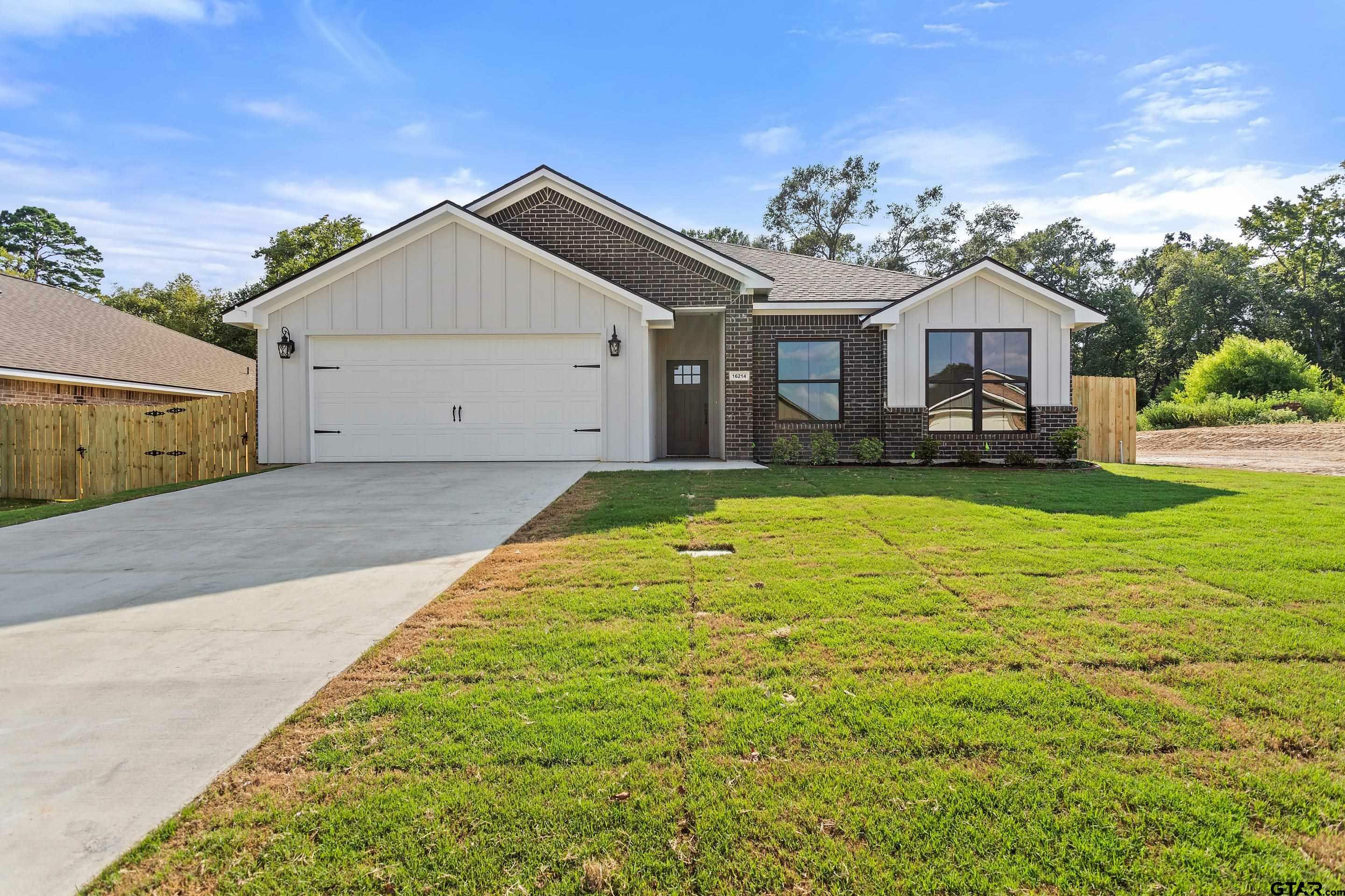 Property Photo:  16214 Crossing Circle  TX 75771 