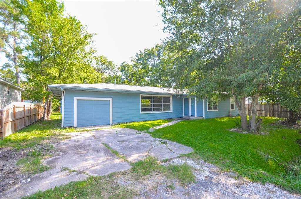 Property Photo:  206 Winkin Avenue  TX 77532 