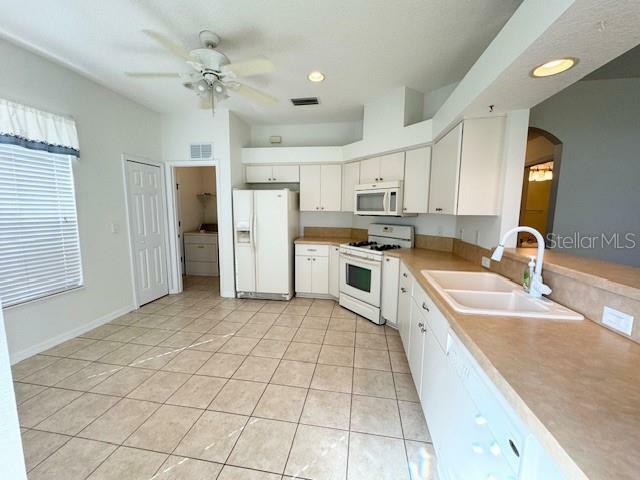 Property Photo:  20505 Queen Alexandra Drive  FL 34748 