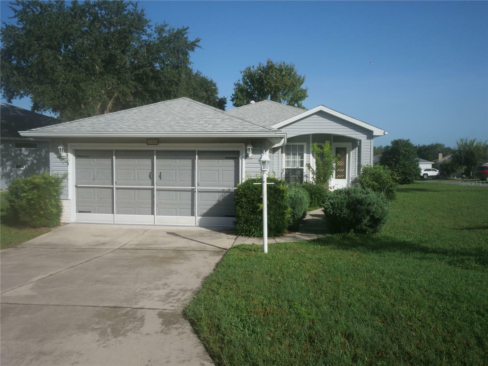 Property Photo:  20505 Queen Alexandra Drive  FL 34748 