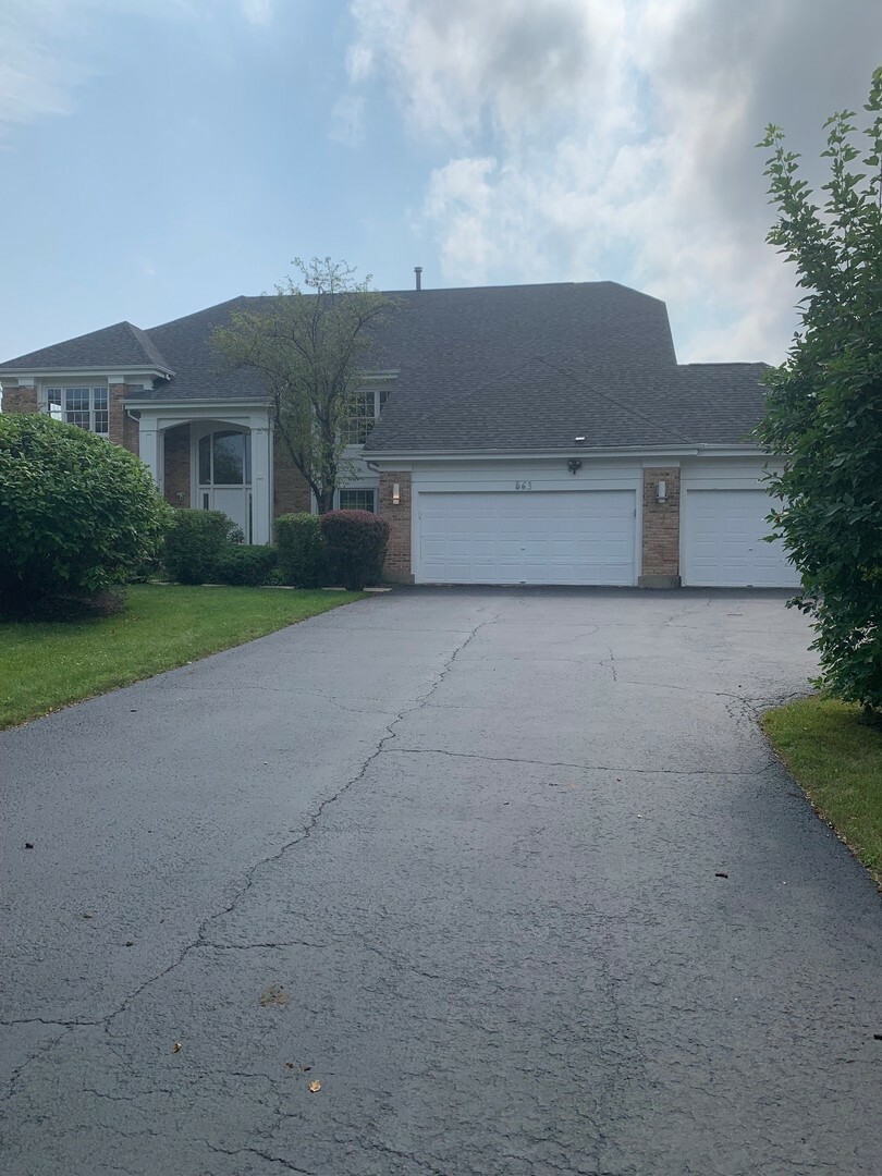 Property Photo:  563 Dover Court  IL 60089 