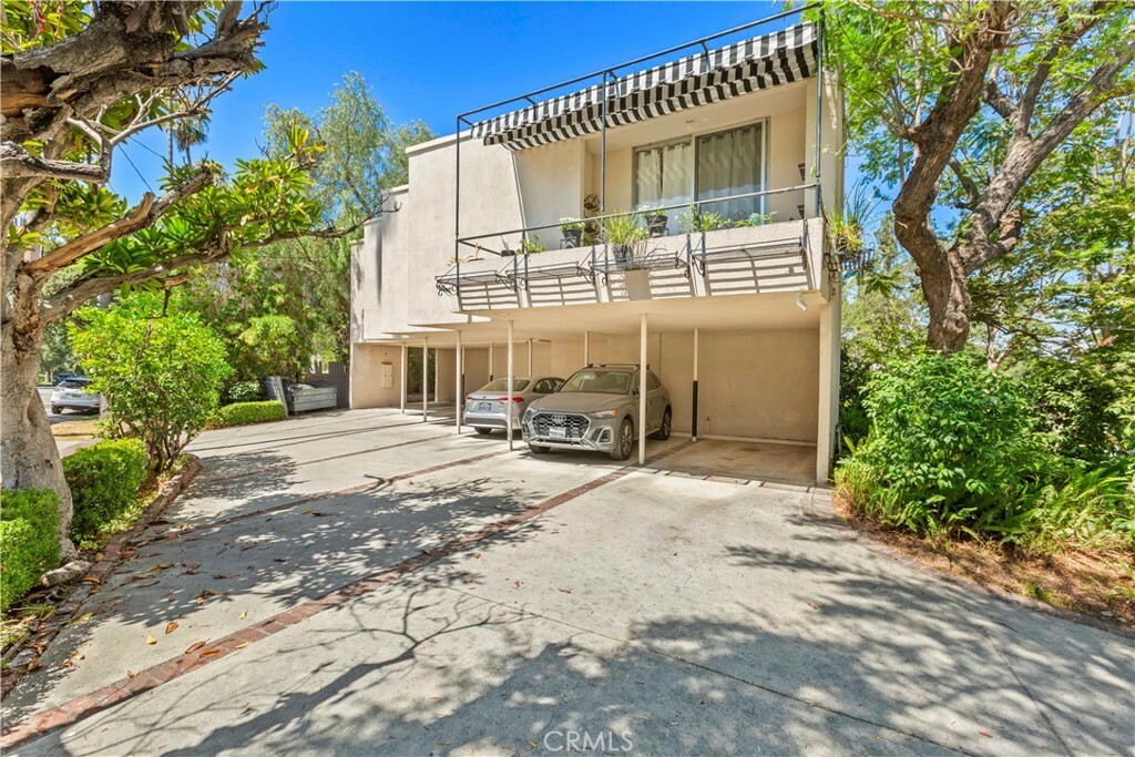 Property Photo: 900 Arroyo Drive 1 CA 91030