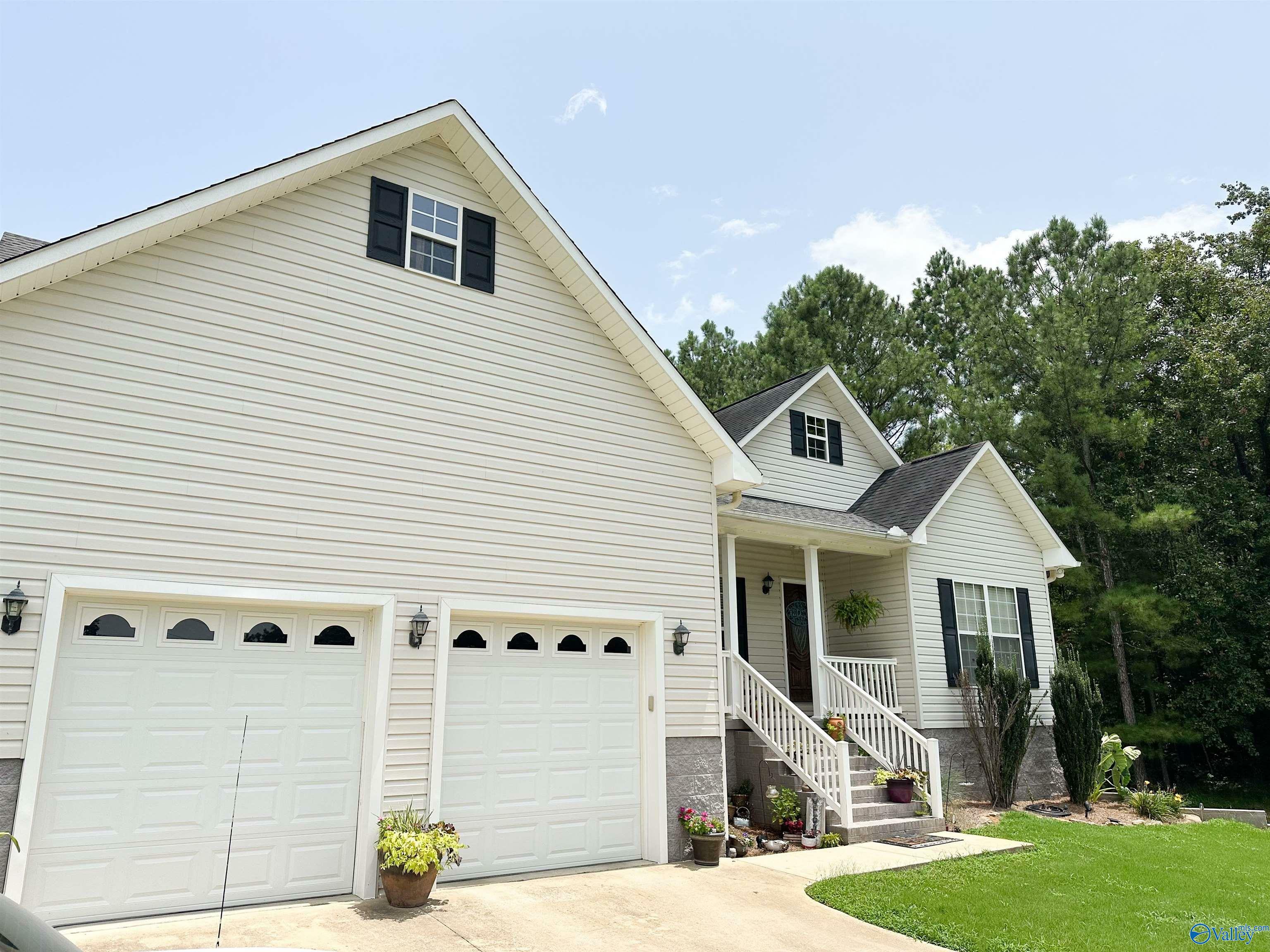 Property Photo:  455 Satterfield Lane  AL 35901 