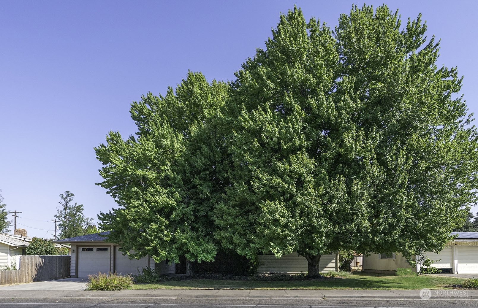 Property Photo: 7 E Tietan WA 99362