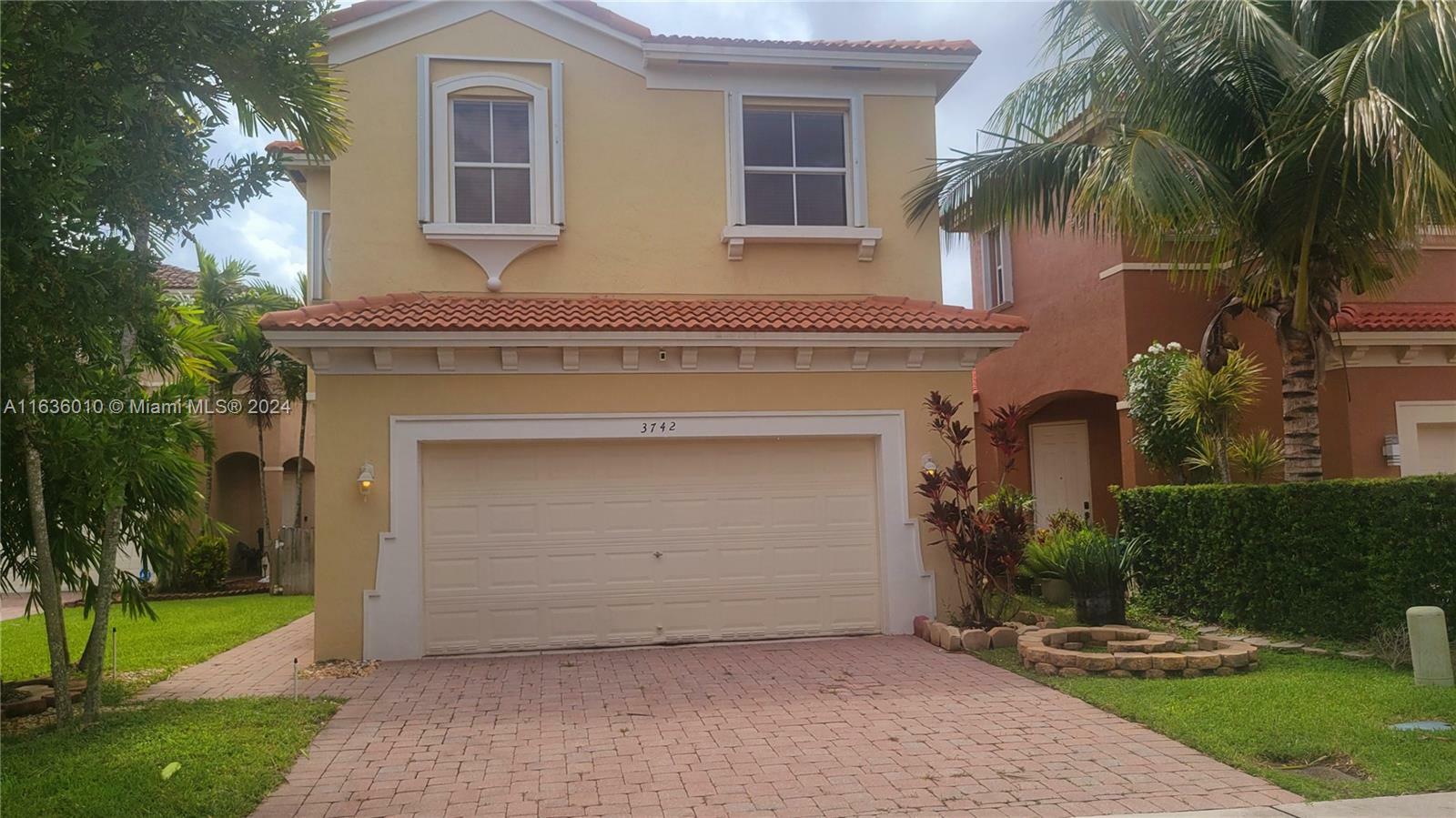 Property Photo:  3742 NE 23rd Ct  FL 33033 