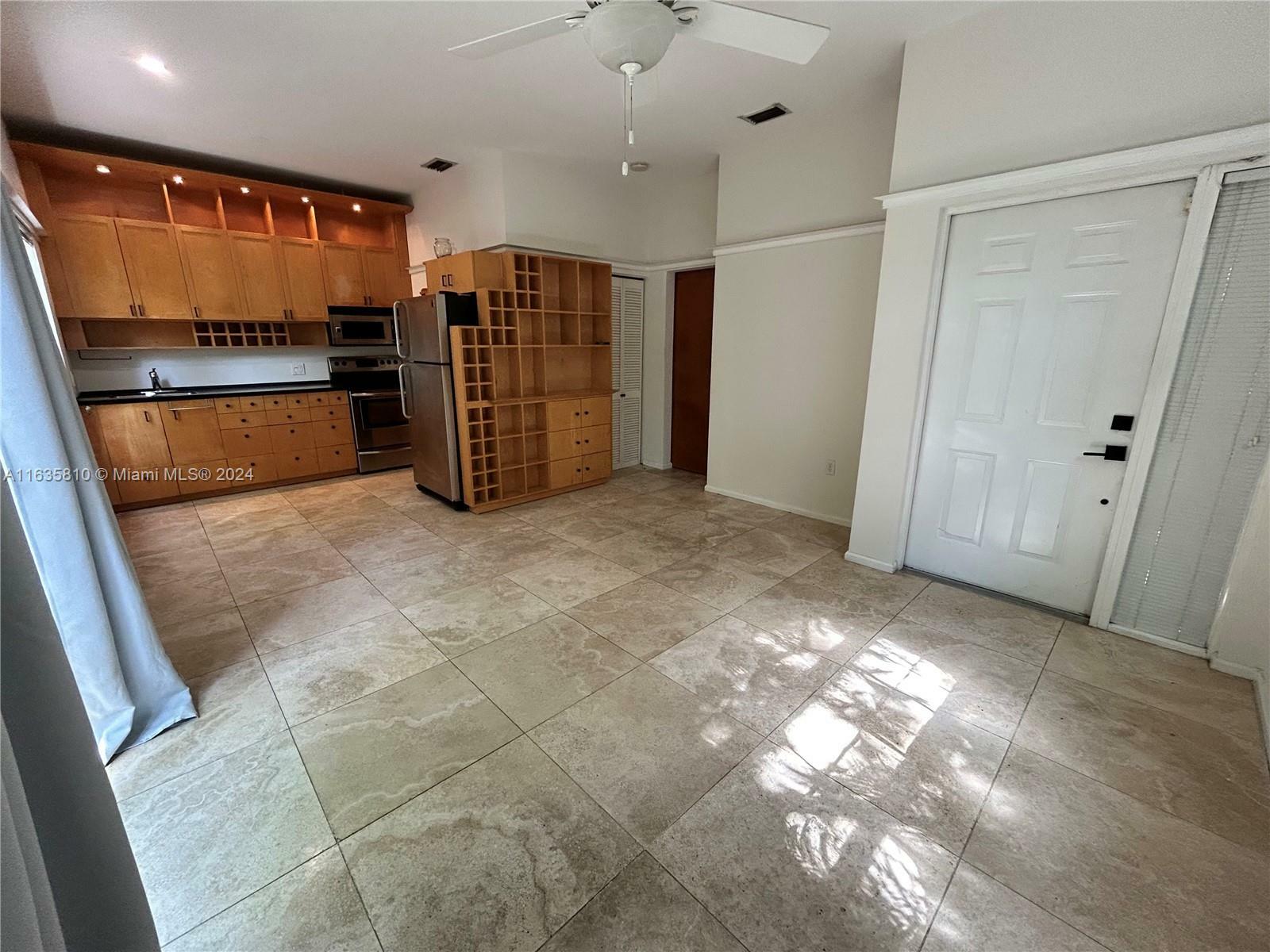 Property Photo:  2850 Coconut Ave 2  FL 33133 