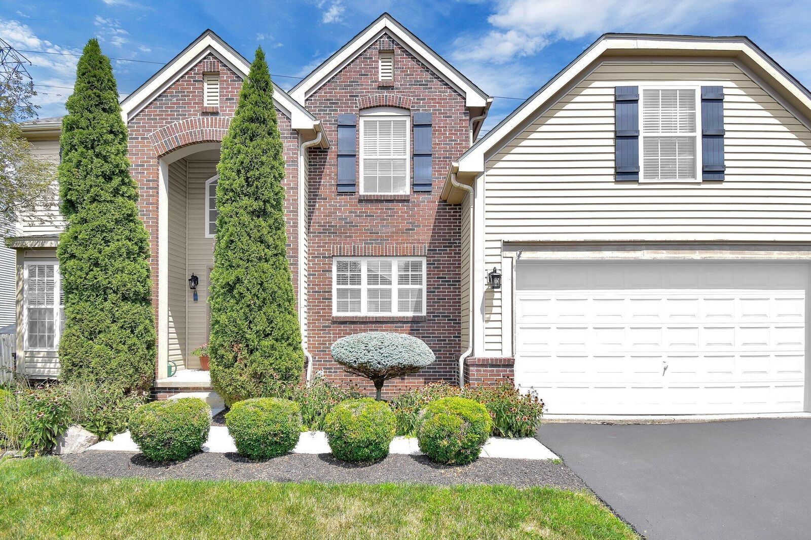 Property Photo:  8252 Bellow Park Drive  OH 43068 