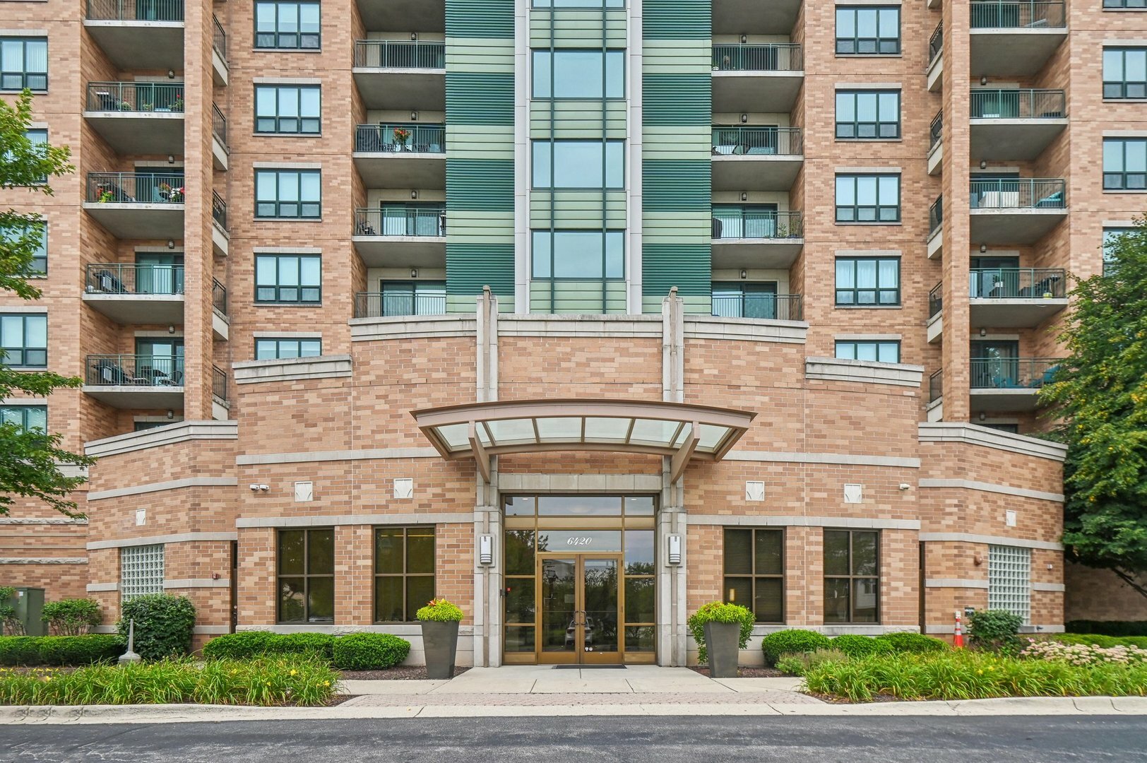 Property Photo: 6420 Double Eagle Drive 409 IL 60517