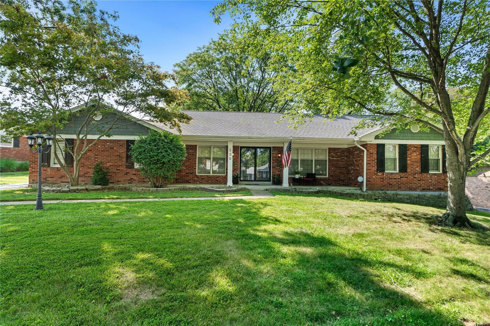 Property Photo:  320 Dungate Drive  MO 63017 