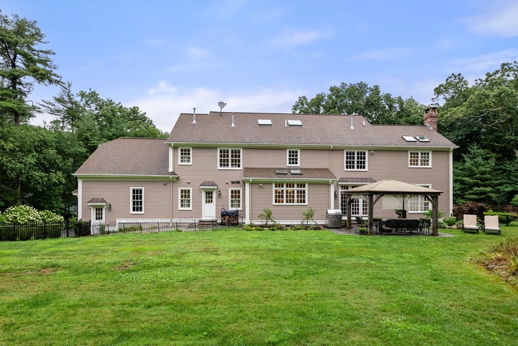 Property Photo:  91 Montvale Rd  MA 02493 