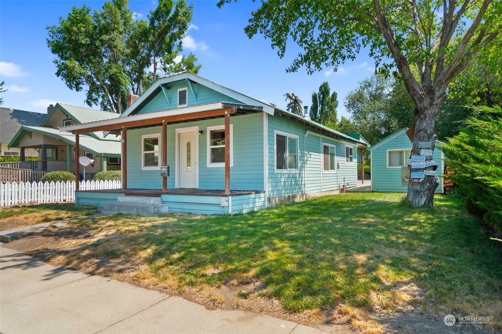 Property Photo: 900 Columbia Street WA 98926