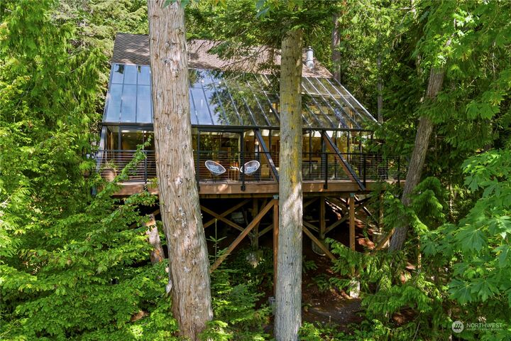 Property Photo: 8100 NE Hidden Cove Road WA 98110