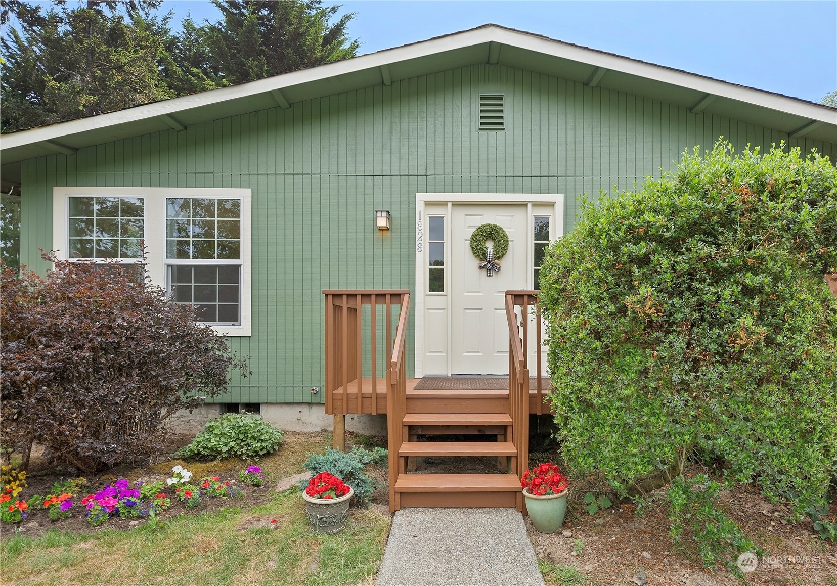 Property Photo:  1828 E Harrison Street  WA 98404 